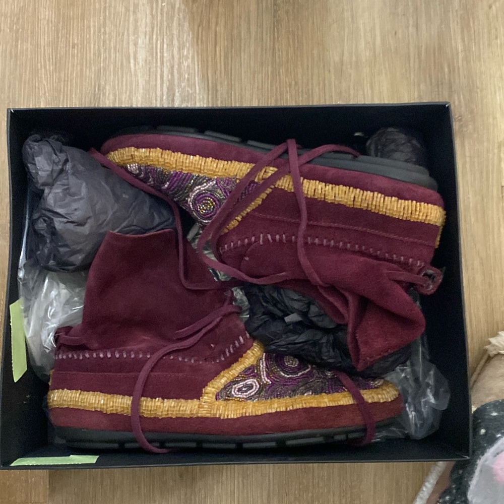 House of Harlow Mallory moccasin